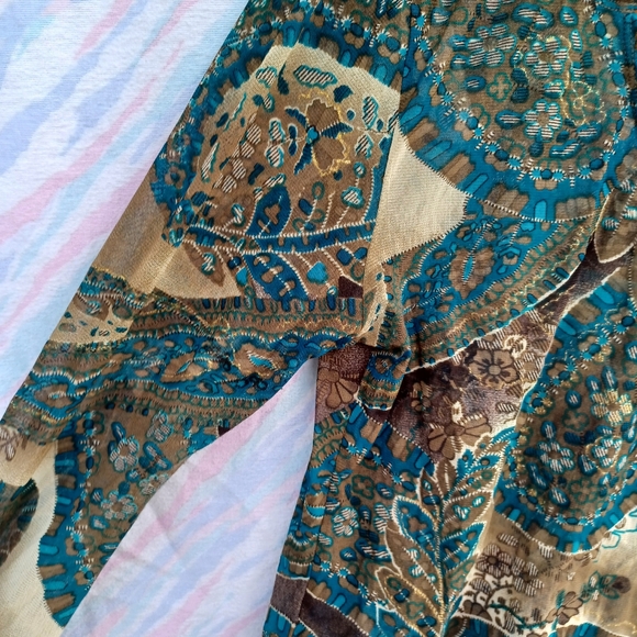Sheer Suzanne's Longsleeved Paisley Blouse Size Large - Picture 5 of 8